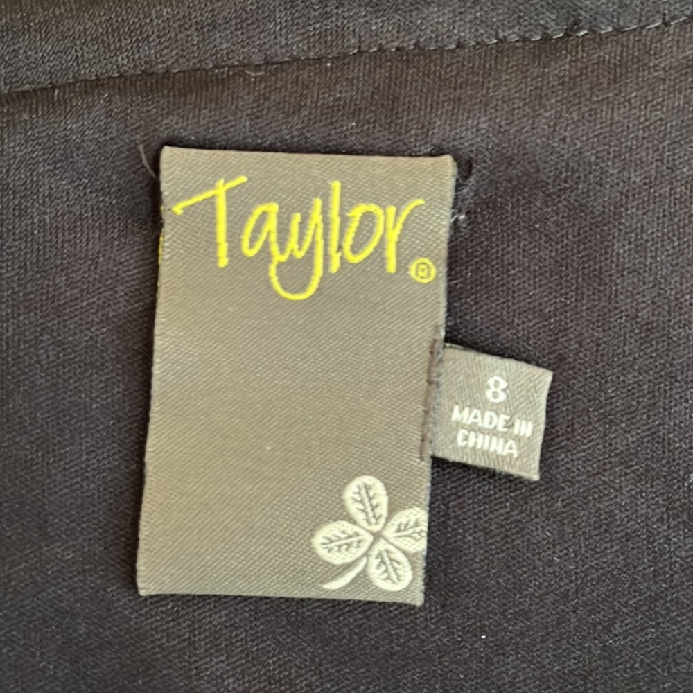 Like New! Taylor Sleeveless Dress - Picture 11 of 14